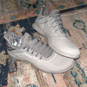 APL women’s tech loom tracer